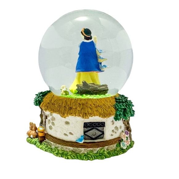 Disney Snow White Enesco Musical Snow Globe “Whistle While You Work” - Picture 6 of 7